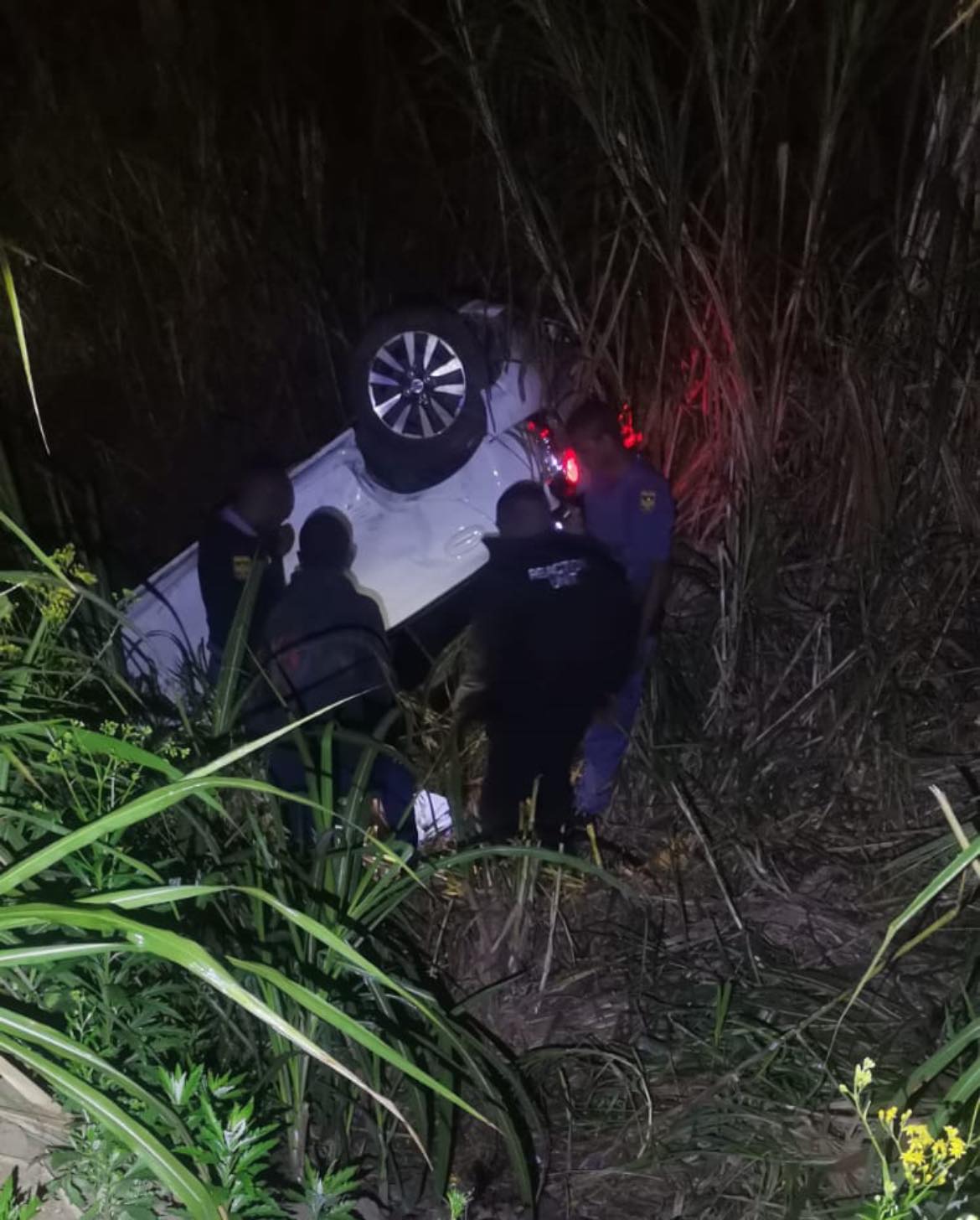 Female Passenger Trapped In Overturned Vehicle: Redcliffe - KZN