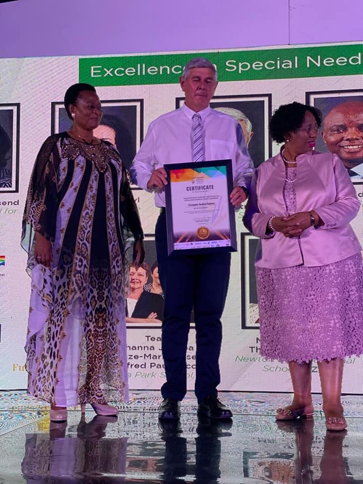 Edu Dept. congratulates CH Rootman for getting National Teaching Awards