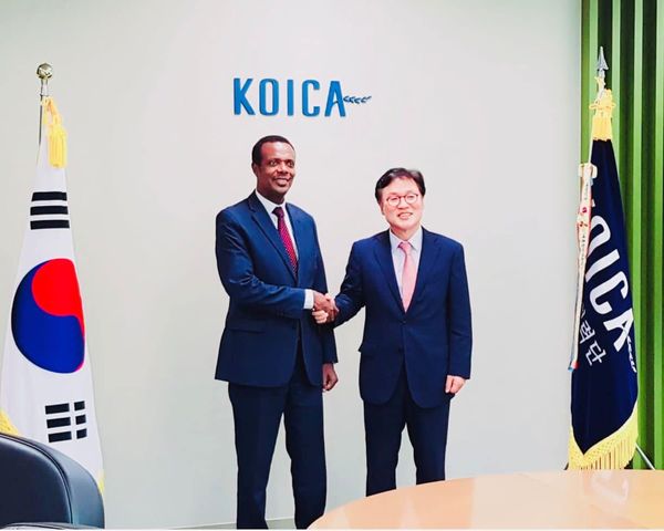 Ambassador Dessie Dalkie pays courtesy call to KOICA President, Sohn Hyuk-Sang