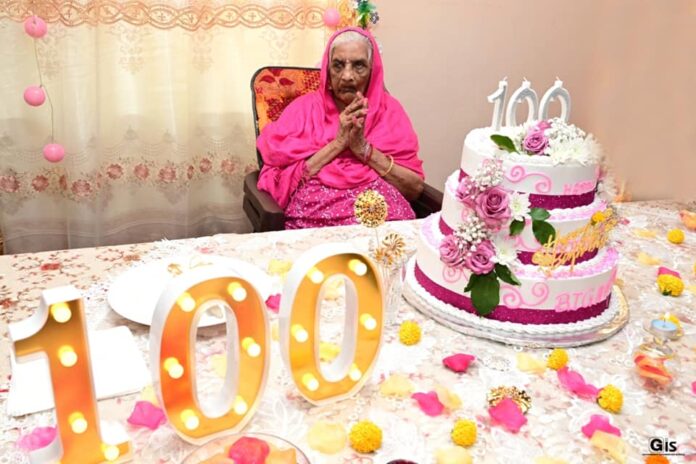 Mauritius celebrates their two newest centenarians
