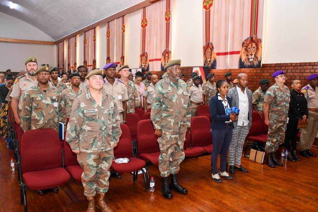 SA Army, Lieutenant General Mbatha attends communication period