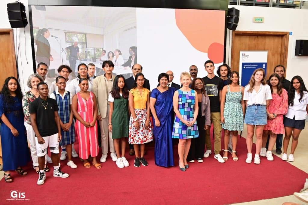 Mauritius: VPM Dookun-Luchoomun awards Winners of Francophonie Eloquence Competition 2022