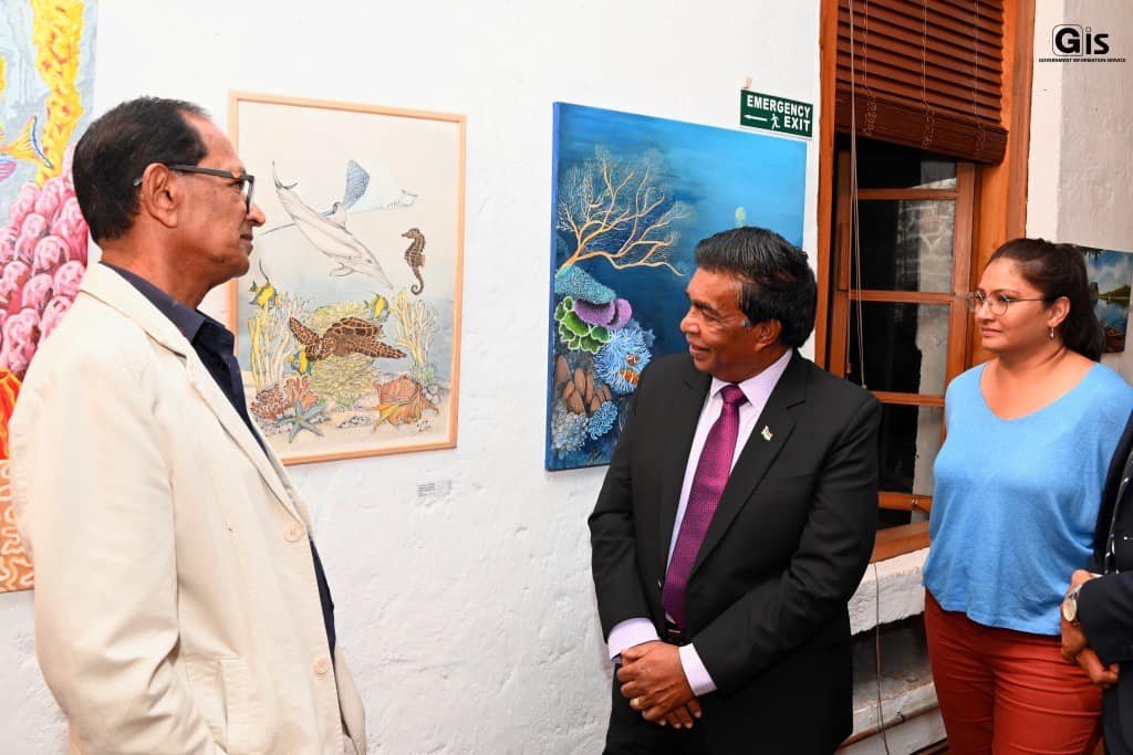 President Roopun launches exhibition to mark World Art Day 2023