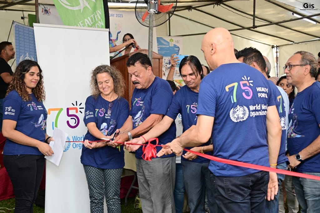 Mauritius: A Health Promotion Programme targeting the personnel of the Airport Holdings Limited (AHL) Group was launched this morning by the Minister of Health and Wellness, Dr Kailesh Kumar Singh Jagutpal and the Chief Executive Officer of the AHL Group, Ken Arian, at the Sir Seewoosagur Ramgoolam International Airport in Plaine Magnien. The Health Promotion Programme, spanning over eight days, will offer a series of health check-ups and screenings of Non-communicable Diseases (NCDs). The Health Campaign is aimed at some 5,000 employees of the AML, Air Mauritius, MDFP, ATOL and other service providers. The programme, developed by the Ministry of Health and Wellness, is rolling out a series of interventions against diseases and their causative factors, focusing primarily on prevention and on the risk factors in the community and at worksites. This initiative is being held to mark World Health Day 2023, observed each year on 07 April. The Ministry of Health and Wellness marked this year’s event being held under the theme, ‘Health for All’, through the launching of a Health Promotion Campaign on Saturday, 08 April 2023, at the Municipal Council of Vacoas-Phoenix by Dr Jagutpal. In his address, the Health Minister remarked that the COVID-19 period, that is, 2020 and 2021, has been very challenging years for the aviation industry worldwide and commended the dedication of all the staff of the AHL Group during these difficult times. He lauded their contribution to support the country for the timely relay of COVID-19 vaccines and the deployment of technology to reduce contact between passengers and airport staff to mitigate the propagation of the coronavirus. Speaking about the Health Promotion programme, Minister Jagutpal encouraged all employees to avail of the facilities being offered to them to get screened and to do all the health check-ups. He emphasised that prevention is key and an early diagnosis will incite positive behavioural changes. Dr Kailesh Jagutpal further underlined that the onus to take care of one’s health will be beneficial not only for oneself but also for one’s family and for the country. Besides, this will decrease the disease burden of the country and avoid overstraining public health institutions, he added. As for the CEO of the AHL Group, Mr Ken Arian, he highlighted that the Sir Seewoosagur Ramgoolam International Airport was able to resume most of its activities due to the relentless efforts of the Ministry of Health and Wellness to fight the pandemic. Moreover, he reiterated his aim of catering for the well-being of all AHL Group employees by providing them with a conducive work environment as well as good mental and physical health. He added that he welcomed the Health Promotion Programme, which he stressed will ensure that employees are able to take the necessary preventive measures and address any health issues at an early stage. He also spoke of the national health campaign being spearheaded by the Prime Minister, Pravind Kumar Jugnauth, to raise awareness on the importance of a healthy and active lifestyle, which he affirmed has translated into a positive change as evidenced in statistics that show a decrease in the prevalence of diabetes, which now stands at 19.9%.