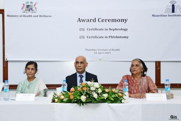 Mauritius certifies Dialysis Nurses and blood bank assistants in Nephrology