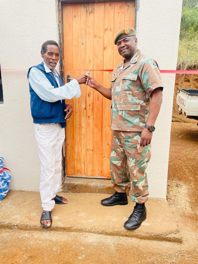 SA Infantry Battalion hands over newly built house to community member in Pongola
