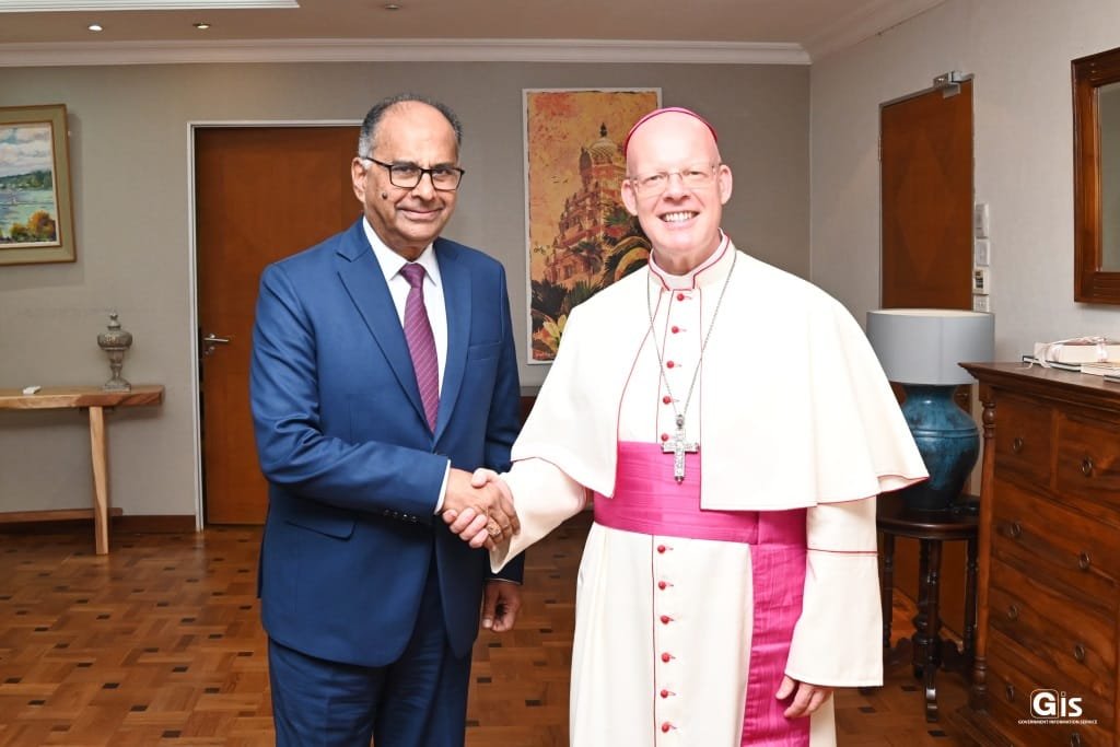 Minister Ganoo meets Apostolic Nuncio to Republic of Mauritius