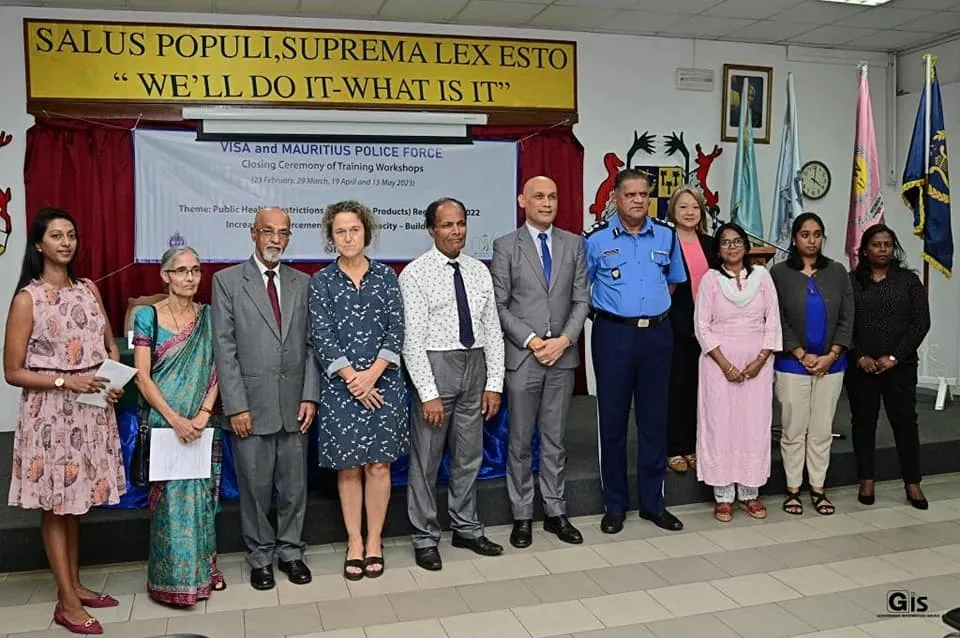 Mauritius Police Officers awarded certificates for Tobacco prevention workshop
