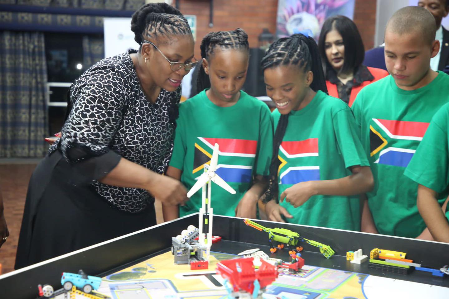 MEC Frazer wishes Arboretums’ Sharks Robotics Team on international competition