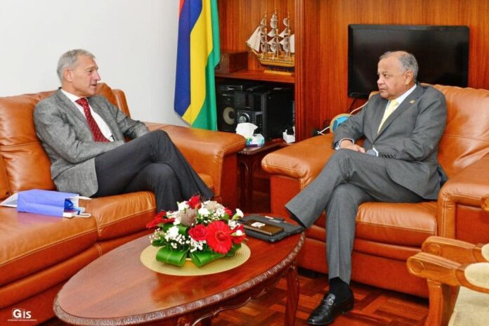 EU Ambassador pays farewell call on Mauritius Vice-President