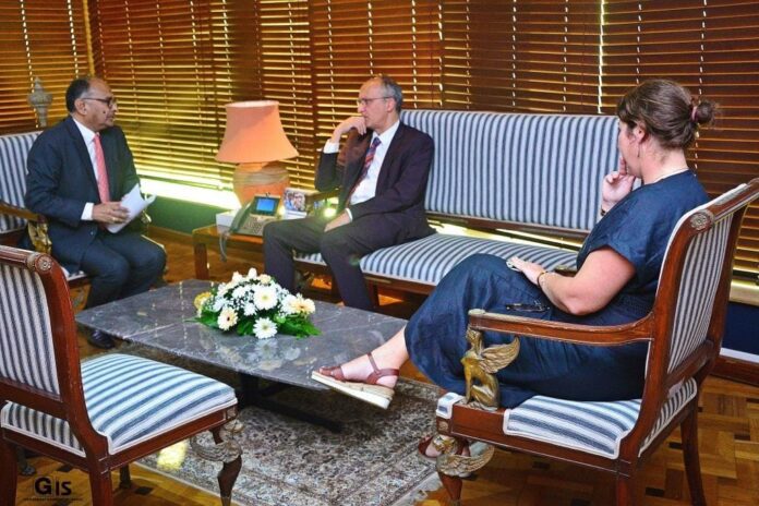 Mauritius: Newly appointed French Ambassador meets Foreign Affairs Minister