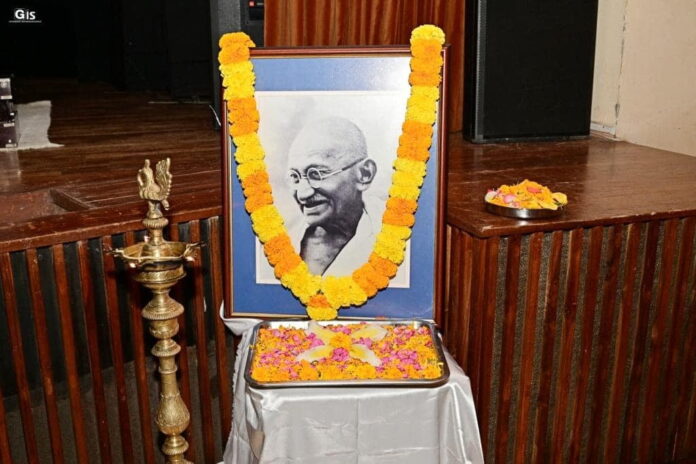 Mauritius pays tribute to Indian legend Mahatma Gandhi