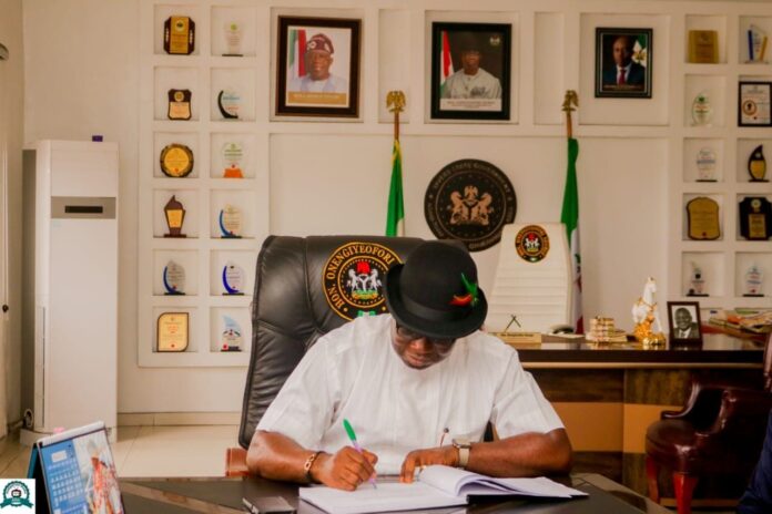 Onengiyeofori George signs ₦6.8BN budget into by-law, Image: facebook