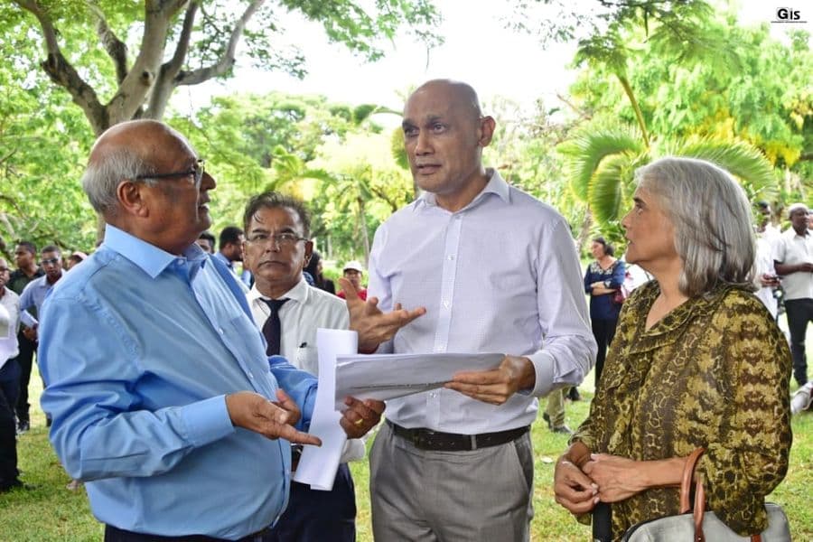 Minister of Health and Wellness, Dr Kailesh Kumar Singh Jagutpalwas present at the launch of vector control activities, GIS Mauritius, Facebook