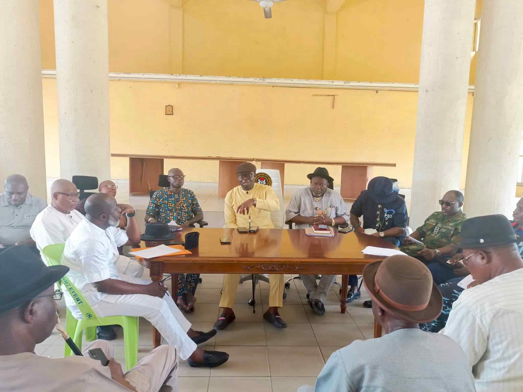 Onengiyeofori George holds peace meeting for Angulama Community, Image: facebook