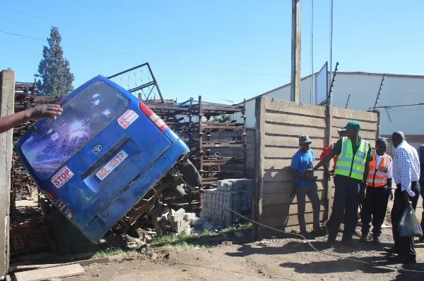 ZRP investigates real cause of collision between Toyota Kombi and TPZ Dura Wall