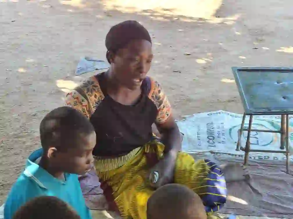 Monze: Mother of 9 recieves financial support for educating children, Image: facebook