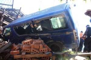 Collision between Toyota Kombi and TPZ Dura Wall