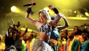 Photograph of Shakira performing Waka Waka on stage 