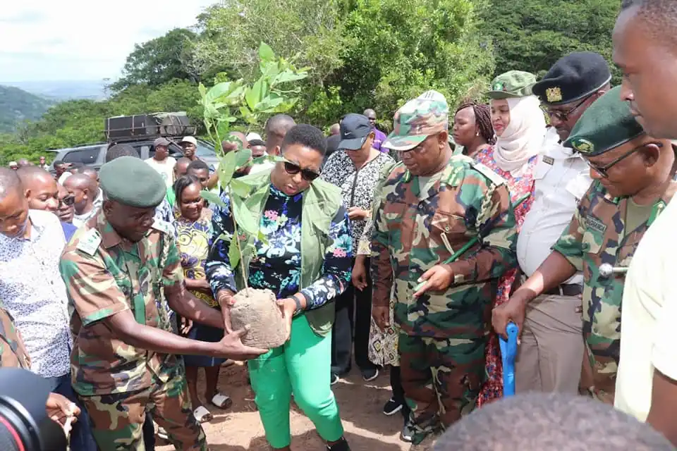 Aisha Jumwa leads tree planting initiative in Godoni, Image: facebook