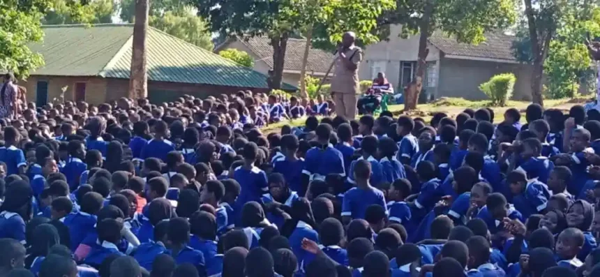 Limbe Police promotes child safety at St. Maria Goretti Girls Primary School, Image: facebook