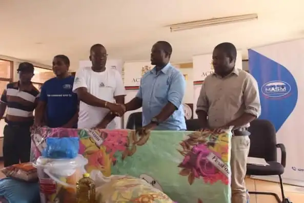 Anti-Corruption Bureau donates mattresses, food Salima District Hospital, Image: facebook