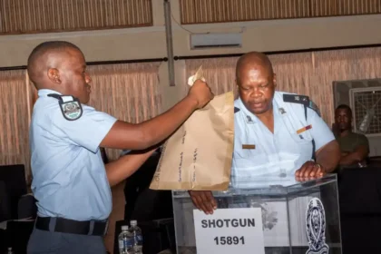 The Deputy Commissioner of Police responsible for Support Services, Solomon Mantswe pledged continue providing batswana with high quality service.