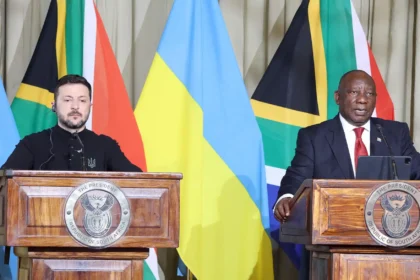 Ukraine President Volodymyr Zelenskyy (left) and South Africa President Cyril Ramaphosa (right)