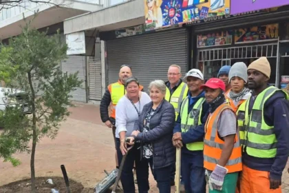 Councillor Jacoline Visser and Councillor Mercia Kleinsmith at the tree planting ceremony held in Cape Town
