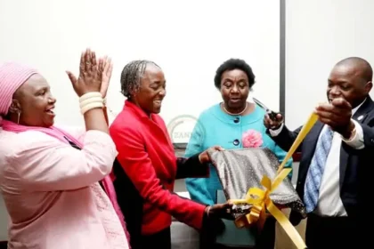 Retired Nurses and Midwives for launching the Retired Nurses and Midwives Association.