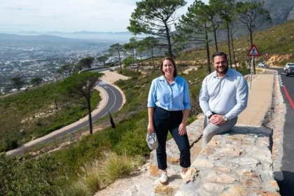 Councillor Rob Quintas with Councillor Francine Higham on upgraded Tafelberg Road visit in Cape Town
