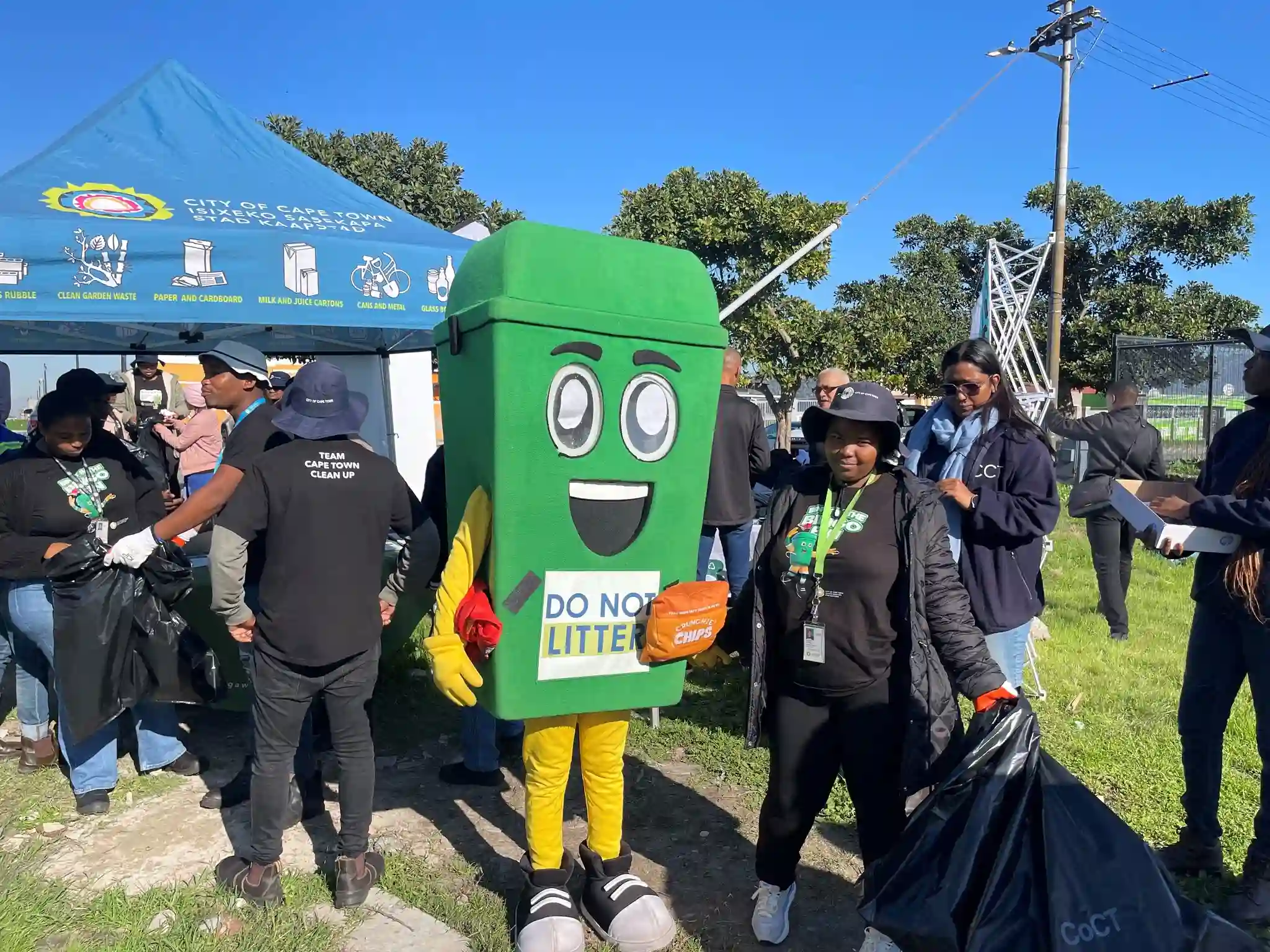 Cape Town Anti-litter Mascot - Bingo, at World Environment Day event