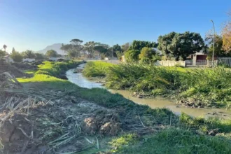 Sir Lowry's Pass River in Cape Town