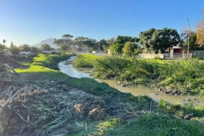 Sir Lowry's Pass River in Cape Town