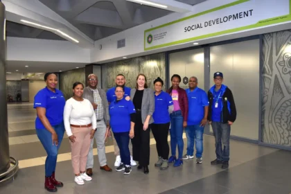Cape Town Councillor Higham visited the walk-in centre of the Street People Programme Unit.