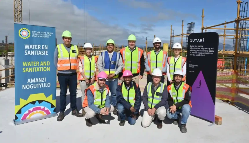 Mayor Geordin Hill Lewis with Water and Sanitation team of Cape Town at Philippi Wellfield construction site