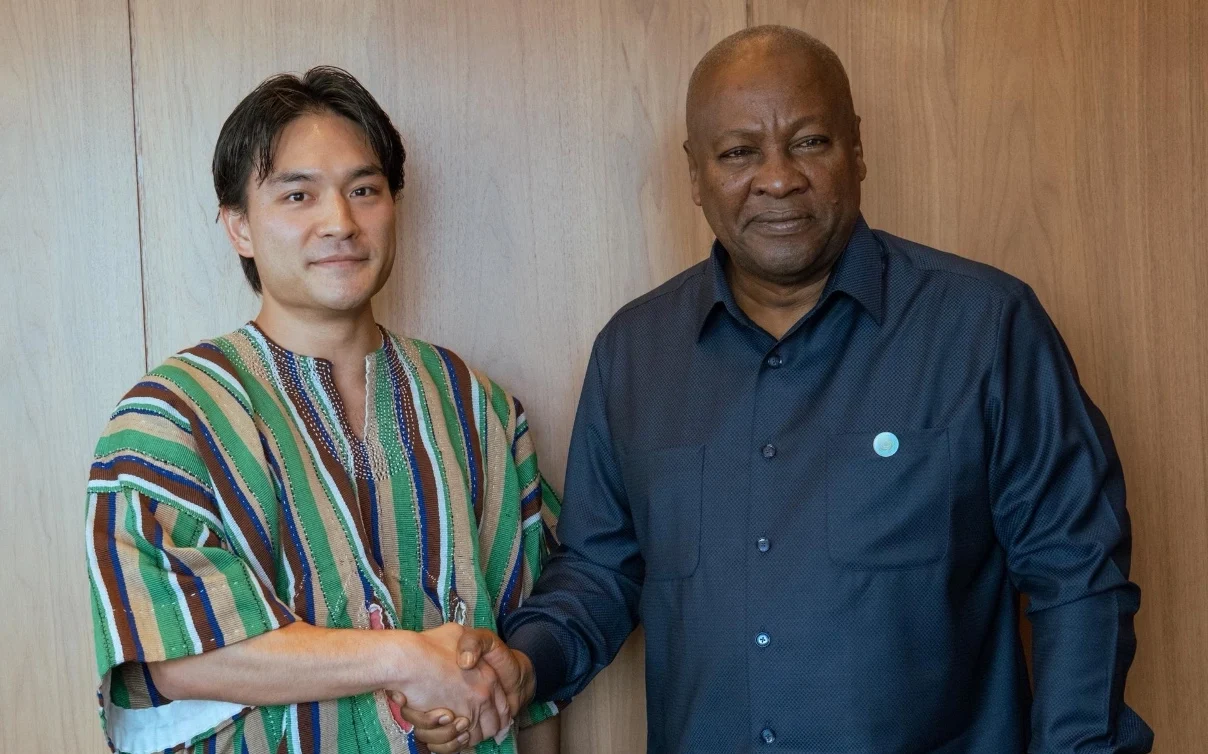 CEO of Degas Limited - Doga Makiura with President of Ghana - John Dramani Mahama