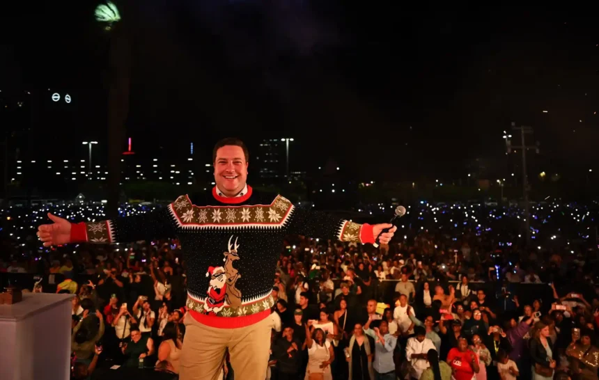 Mayor Geordin Hill-Lewis at Festive Lights Switch-On event in Cape Town