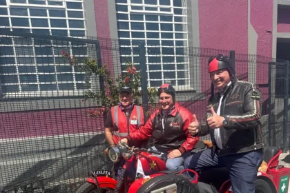 Alderman James Vos with Mayor Geordin Hill-Lewis at Cape Sidecar Adventures in Cape Town