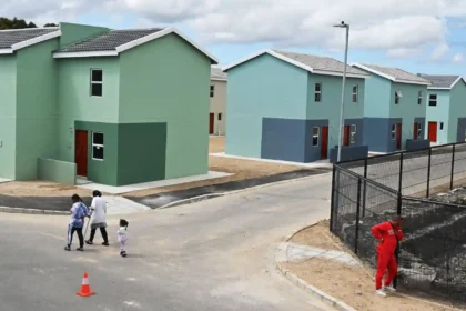 Houses handed over to Gauteng Metros Resident in Cape Town