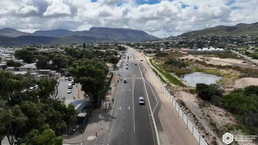 Kommetjie Road in Cape Town