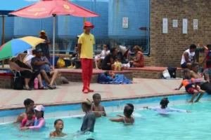 Cape Town Lifeguards near City Swimming Pools 