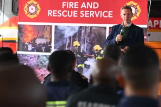 Alderman JP Smith interacting with Wildland Firefighters of Cape Town